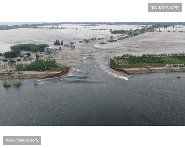 紧急!岳阳洞庭湖堤防决堤,紧急撤离至安全地带,村民亲历分享 紧急!岳阳洞庭湖堤防决堤,紧急撤离至安全地带,村民亲历分享
