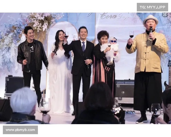 向佐父亲节三代合照温馨曝光,爷爷喜抱金孙全家幸福洋溢(向佐的爹) 向佐父亲节三代合照温馨曝光,爷爷喜抱金孙全家幸福洋溢(向佐的爹)